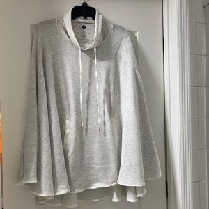NWT Lauren James White Heather Poncho